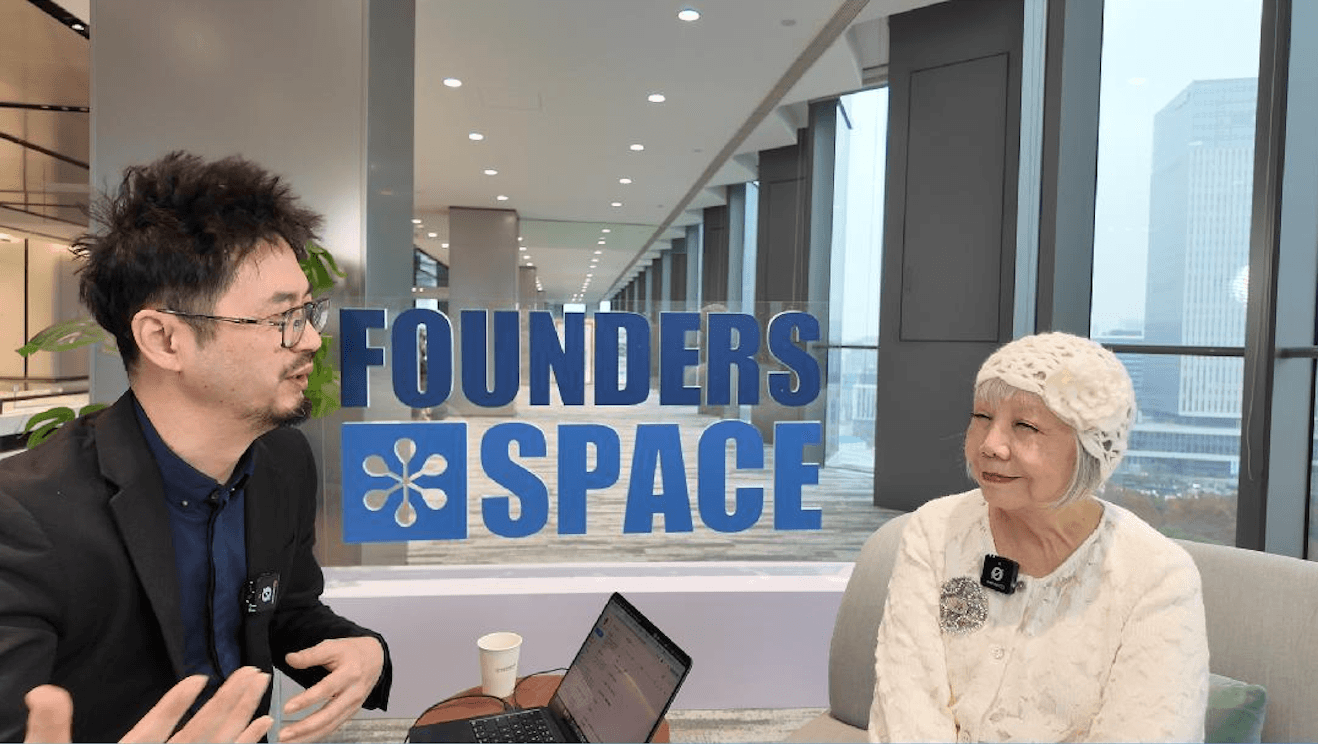 陆蓉之的 AI 重启人生：75 岁“宝藏萌奶奶”如何在艺术、疾病与技术之间重新出发