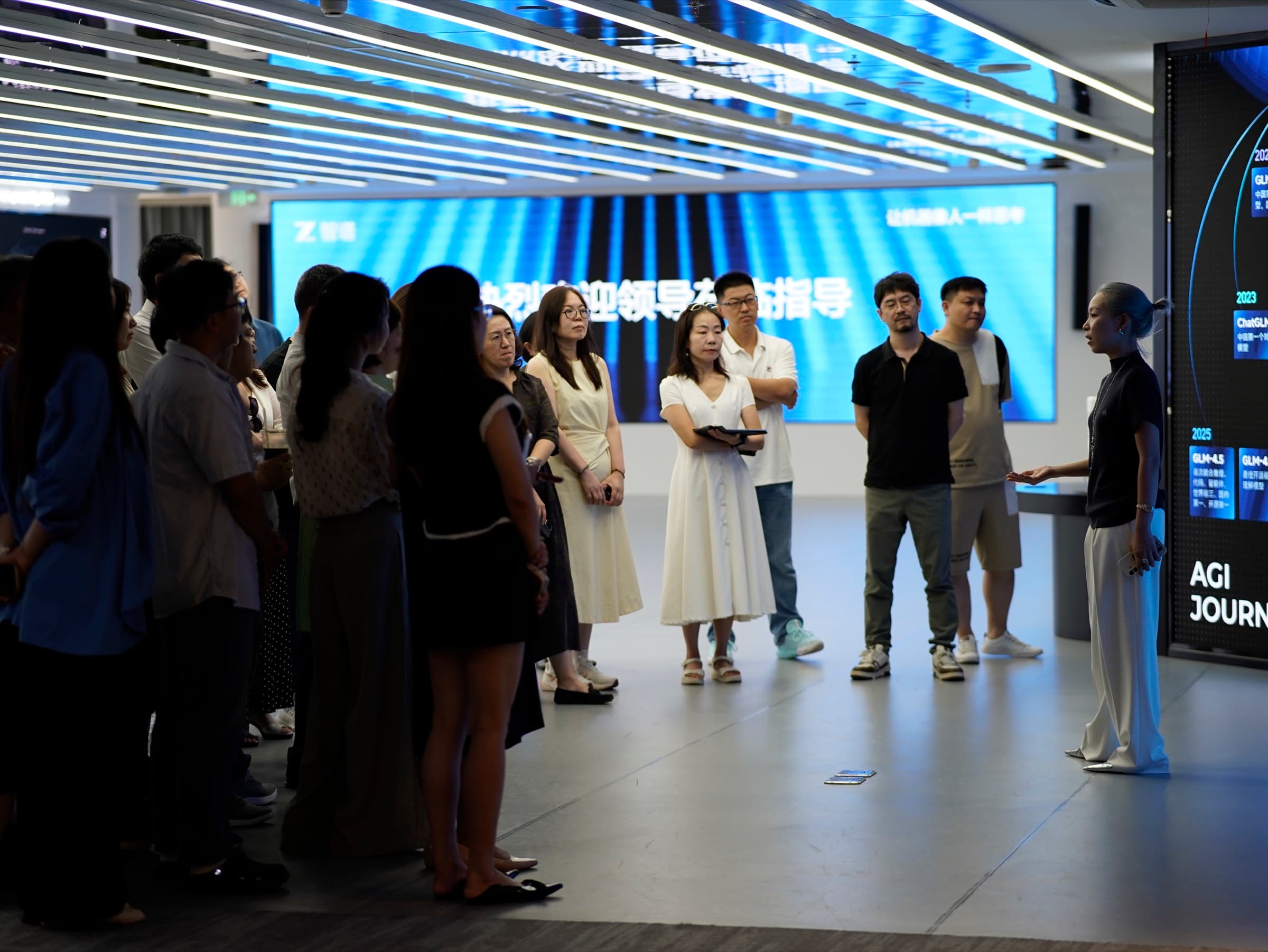 MindsLeap 企业家 AI 俱乐部走进智谱 AI:和一线大模型团队聊聊企业 AI 落地