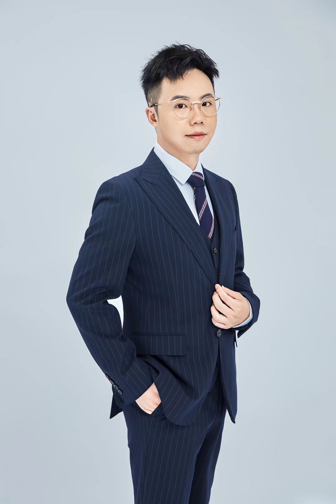 李冰洲，高清照片